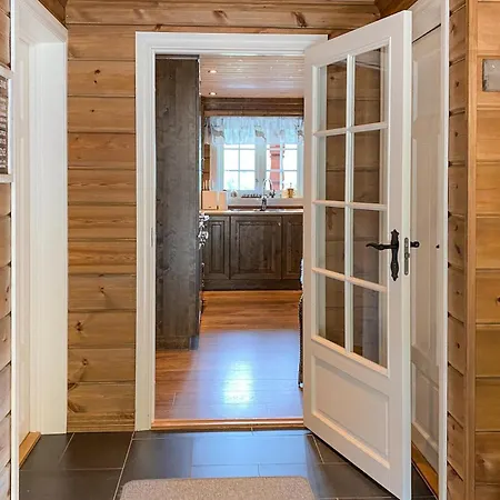 Holiday home 4 Bedroom Awesome In Nordfjordeid