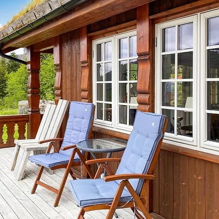 4 Bedroom Awesome In Ferienhaus *