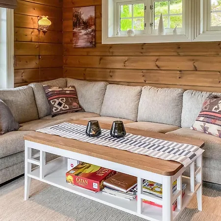 Holiday home 4 Bedroom Awesome In Nordfjordeid