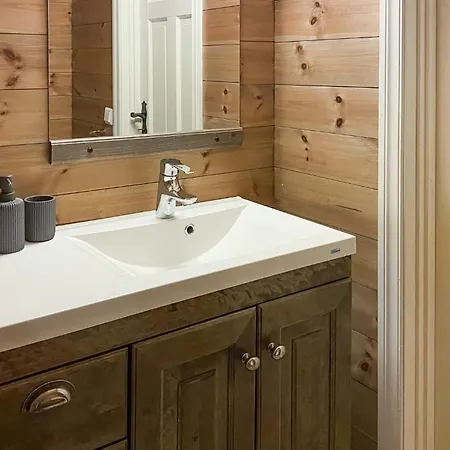 Holiday home 4 Bedroom Awesome In