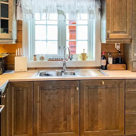 4 Bedroom Awesome In Semesterbostad Nordfjordeid