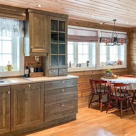 4 Bedroom Awesome In