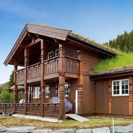 4 Bedroom Awesome In Holiday home Nordfjordeid