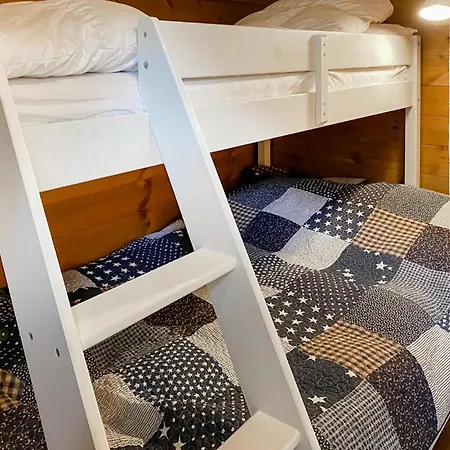 Holiday home 4 Bedroom Awesome In Nordfjordeid