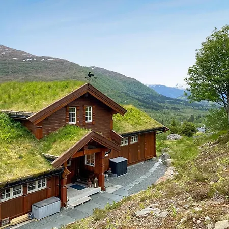 4 Bedroom Awesome In Nordfjordeid