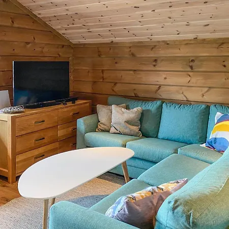 4 Bedroom Awesome In *