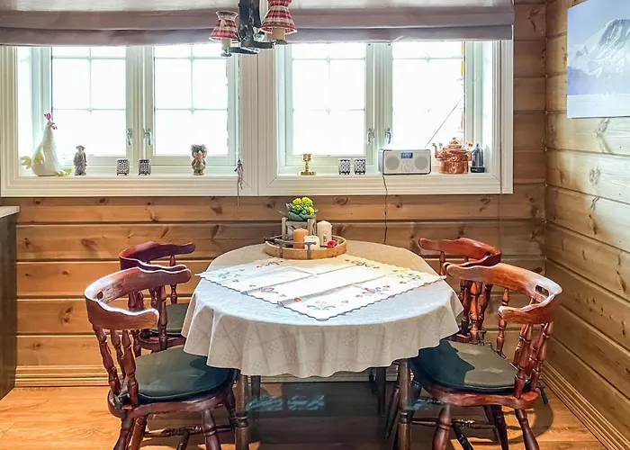 4 Bedroom Awesome In * Nordfjordeid