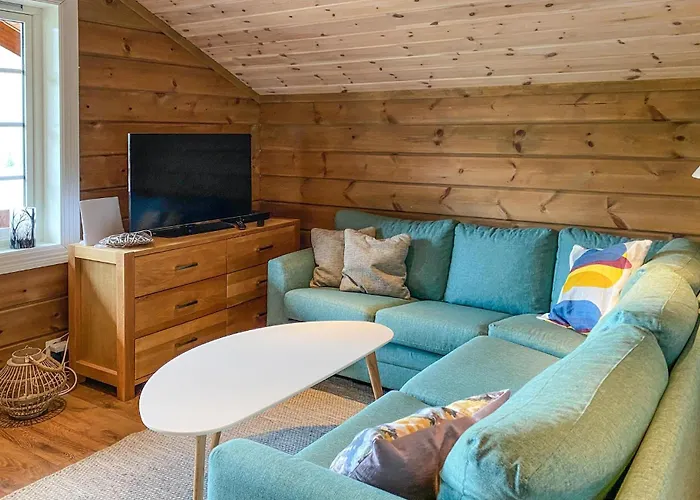 4 Bedroom Awesome In *